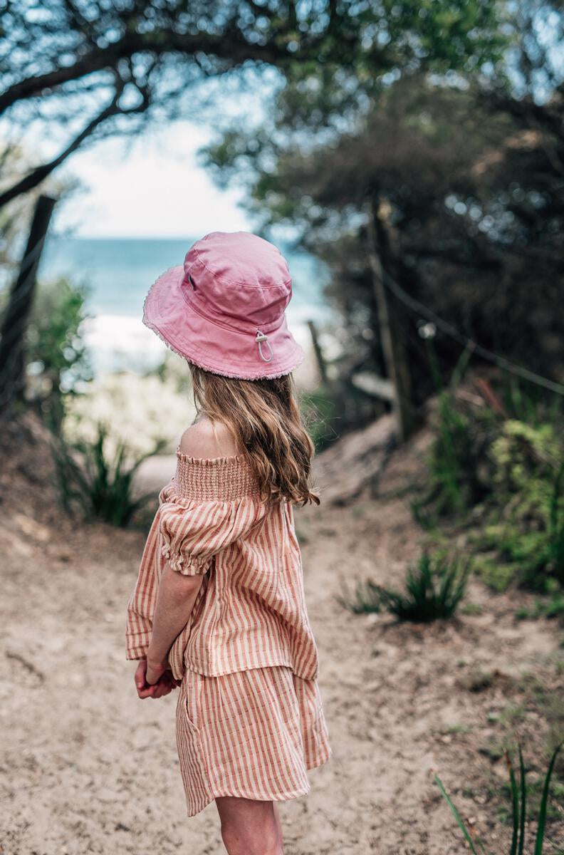 Acorn Bucket Hat Frayed Strawberry