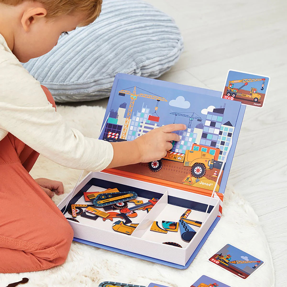 Janod Magnetic Book Construction